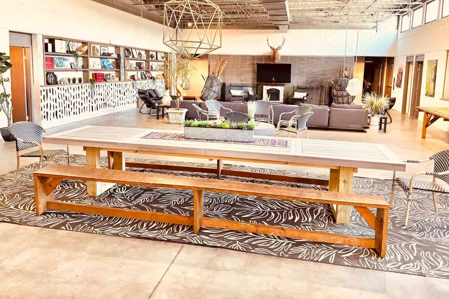 Bohemian 6500sf hot tub ping pong darts sleeps 30