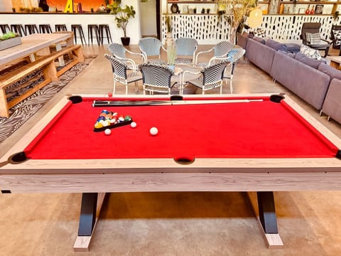 Bohemian 6500sf hot tub ping pong darts sleeps 30