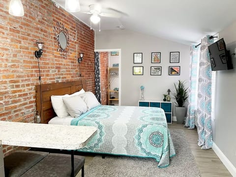 Private 240 sq ft studio unit