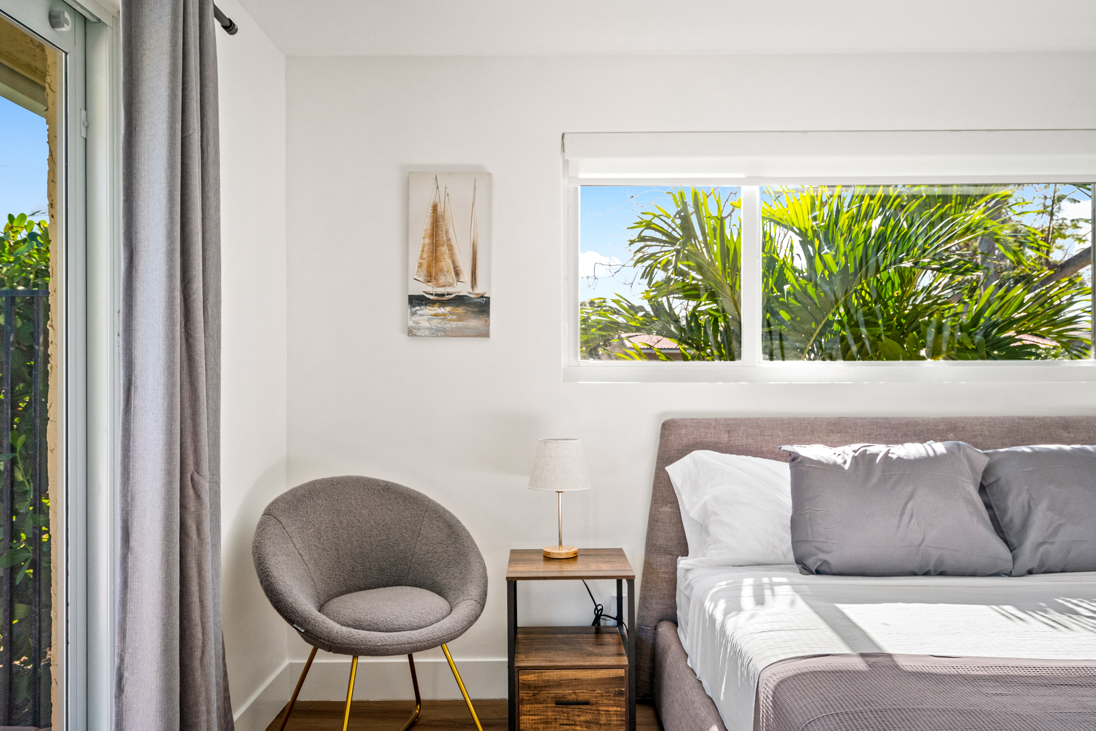 Bedroom 1 - King bed, ensuite Bathroom 1