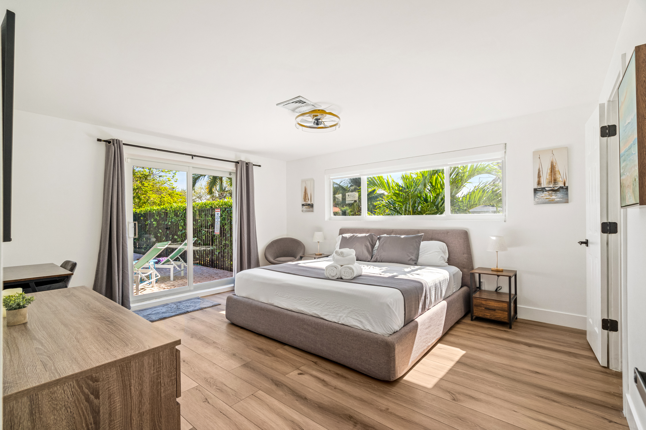 Bedroom 1 - King bed, ensuite Bathroom 1