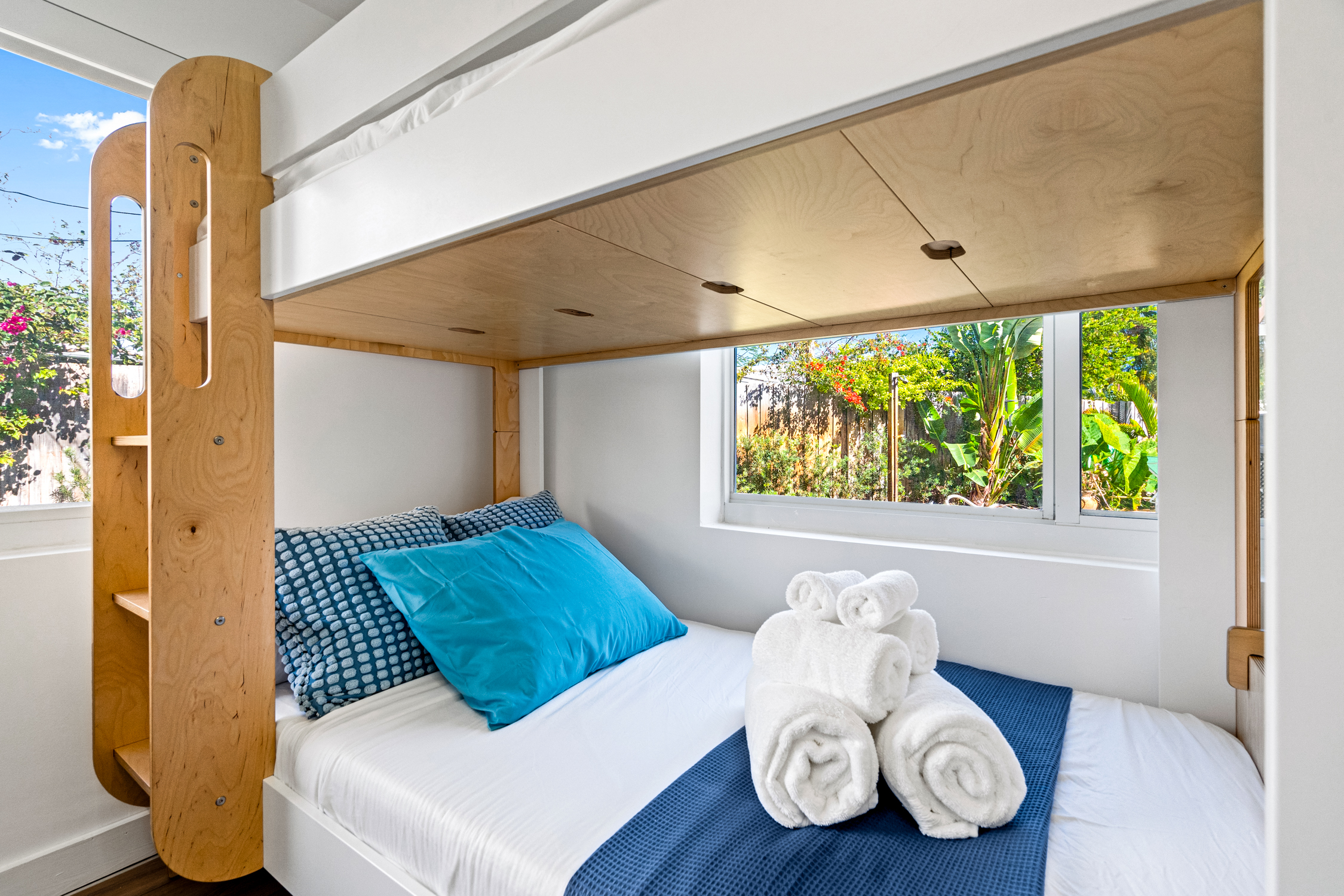 Bedroom 3, twin bunk bed, twin bed, and twin trundle