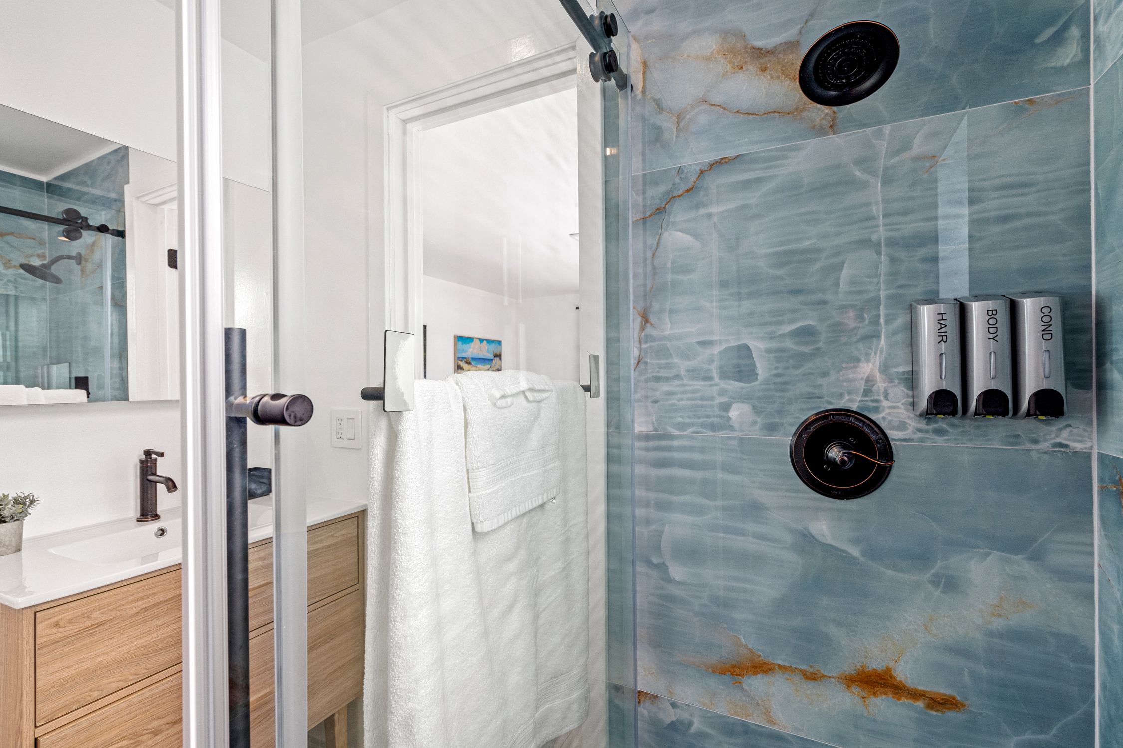 Bathroom 1, attached to Bedroom 1