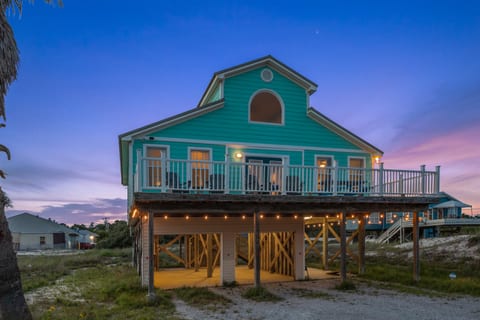 Reserve your dream beach vacation stay at the Shore Reflections!