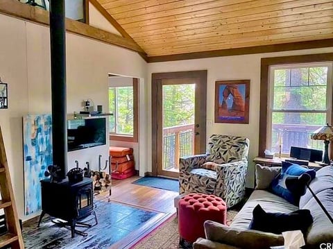 Modern-Chic Lassen Cabin