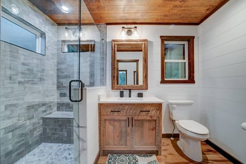 Cozy Treehouse | Hot Tub | Fire Pit | Pet Friendly