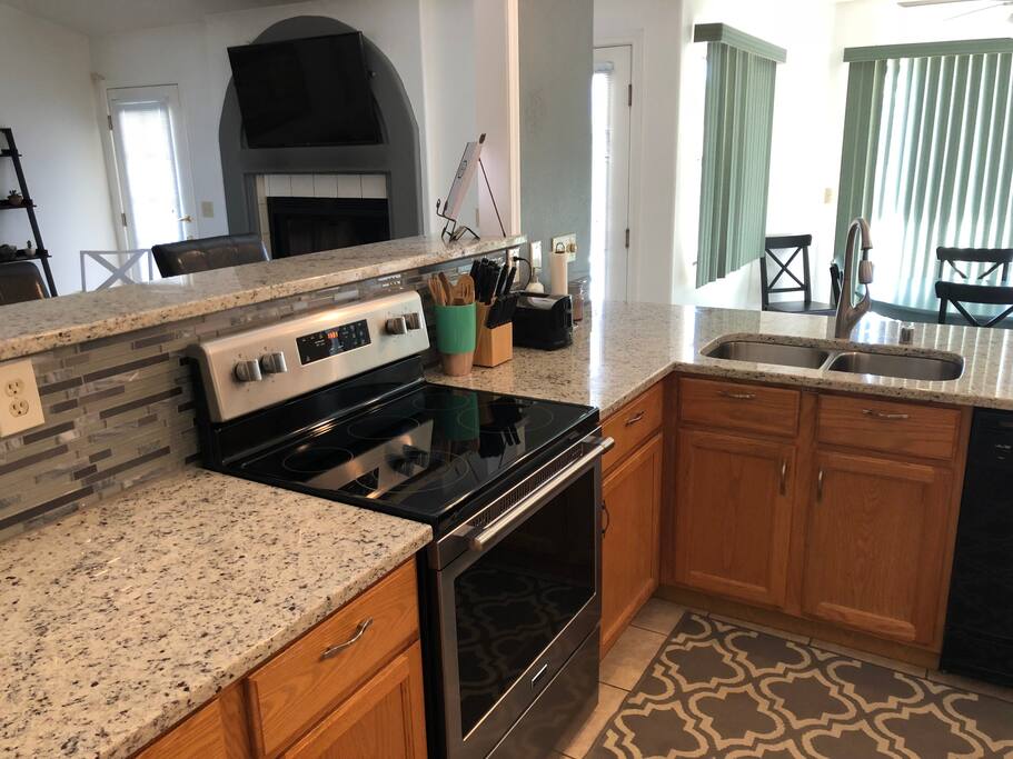 Open concept kitchen Open concept kitchen - Happy Cactus: Repeat Guest /Direct Booking Site - Oro Valley