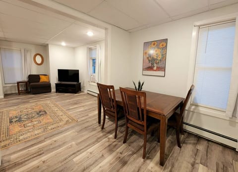 Apt #1 Extended Stay 2 Bedroom near downtown Huron