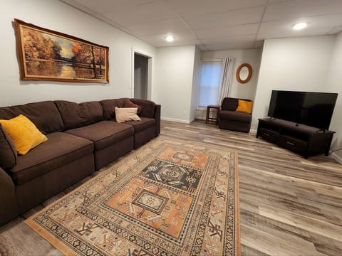 Apt #1 Extended Stay 2 Bedroom near downtown Huron