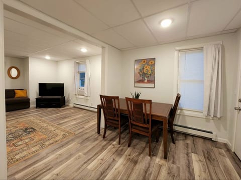 Apt #1 Extended Stay 2 Bedroom near downtown Huron