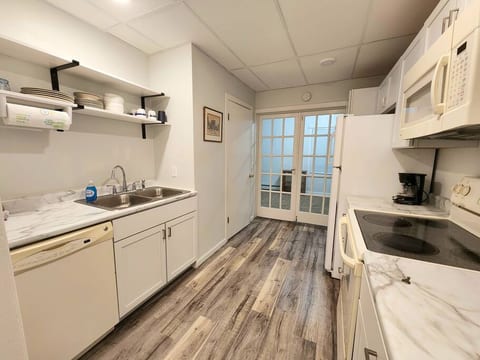 Apt #1 Extended Stay 2 Bedroom near downtown Huron