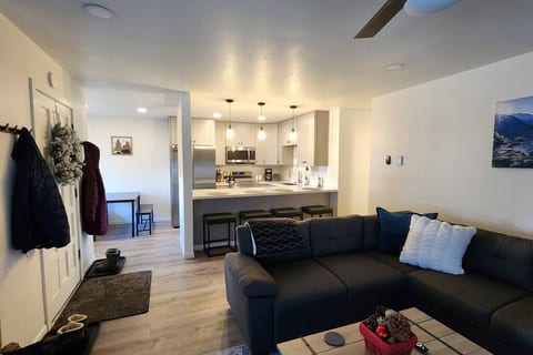 *New*Apres Ski Condo 2 BR/2 Bath