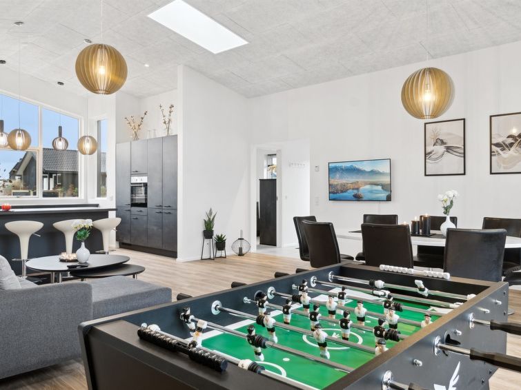 nissine-300m-from-the-sea/