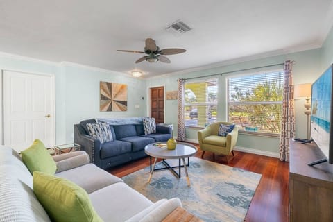 Spacious Living room with 55" smart TV