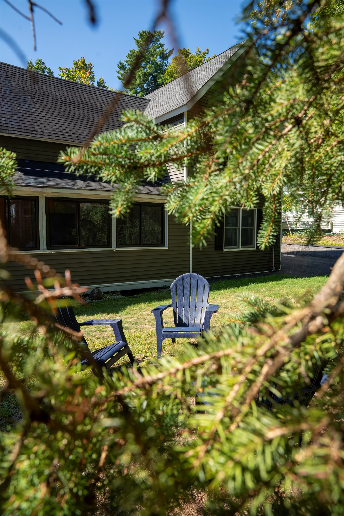 the-lake-george-village-house/