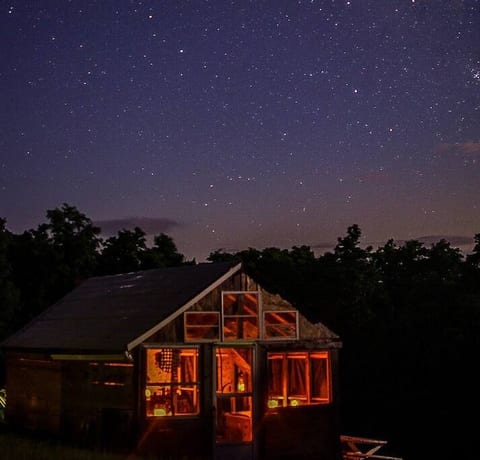 Real photo taken at night by a previous guest.