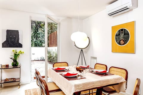 Dining Area - opens to garden and kitchen