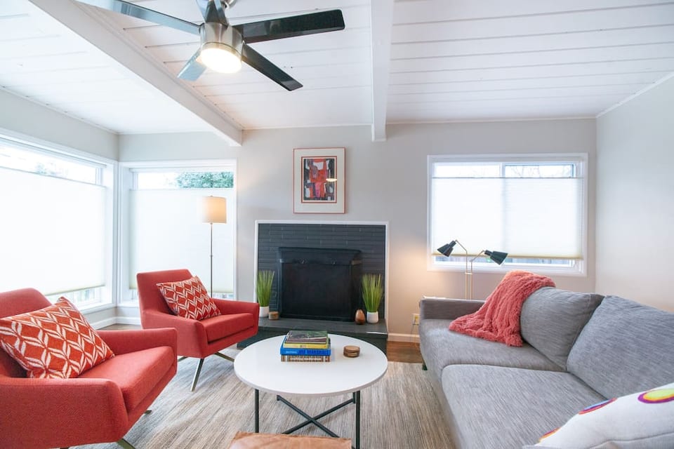Comfortable, bright living room, new furnishings.