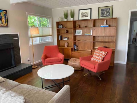 MidCentury 3 BR -Central Location-NE Richmond