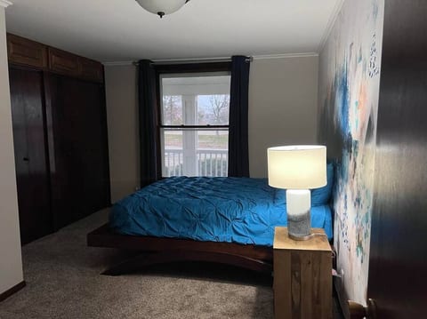 Sunrise Lower- Minutes to Everything! Safe, Pets
