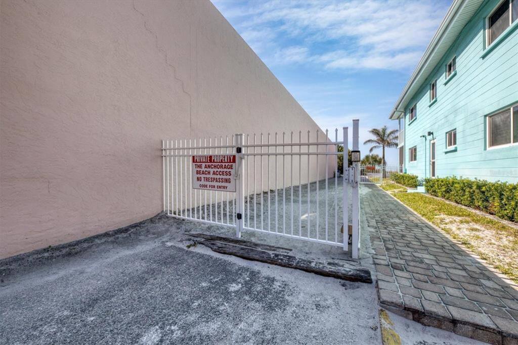 Private Beach Access Gate - Beach, Bay, Food, Fun - 2BD/2BA - Siesta Key