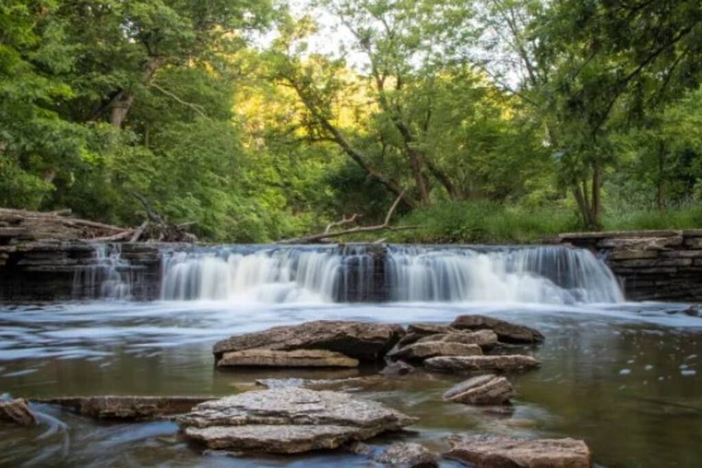 Waterfall Glen Forest Preserve - Middle Level of the House with Working Space - Darien