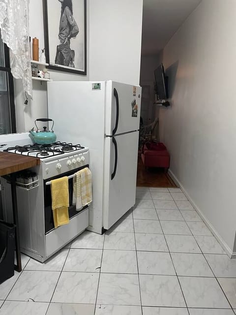 Beautiful, Breezy, Brookyln Apartment