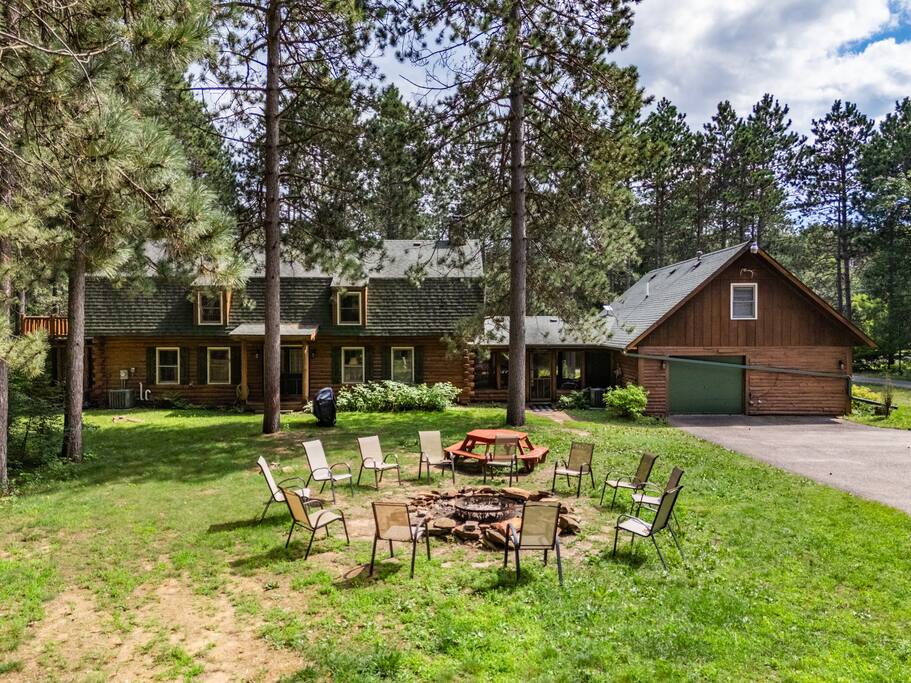 Secluded backyard with fire pit, picnic table with tons of seating, gas grill with propane supplied Secluded backyard with fire pit, picnic table with tons of seating, gas grill with propane supplied - Eagle Bluff Estate - Mauston