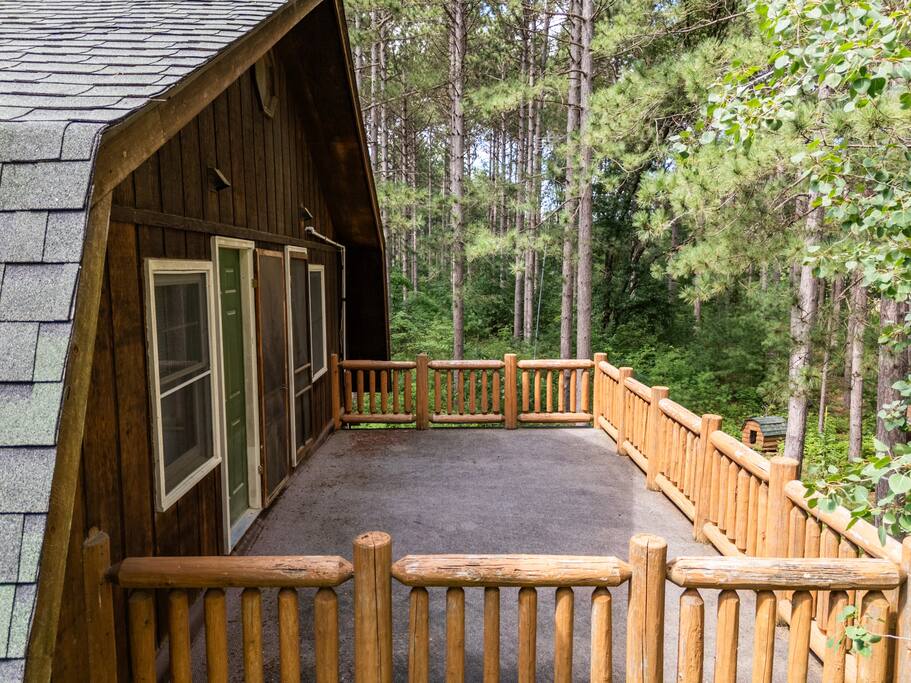 Balcony attached to two of the upstairs lodge bedrooms. This is a great place to unplug, relax, and watch mother nature Balcony attached to two of the upstairs lodge bedrooms. This is a great place to unplug, relax, and watch mother nature - Eagle Bluff Estate - Mauston