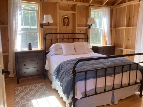 Queen bed