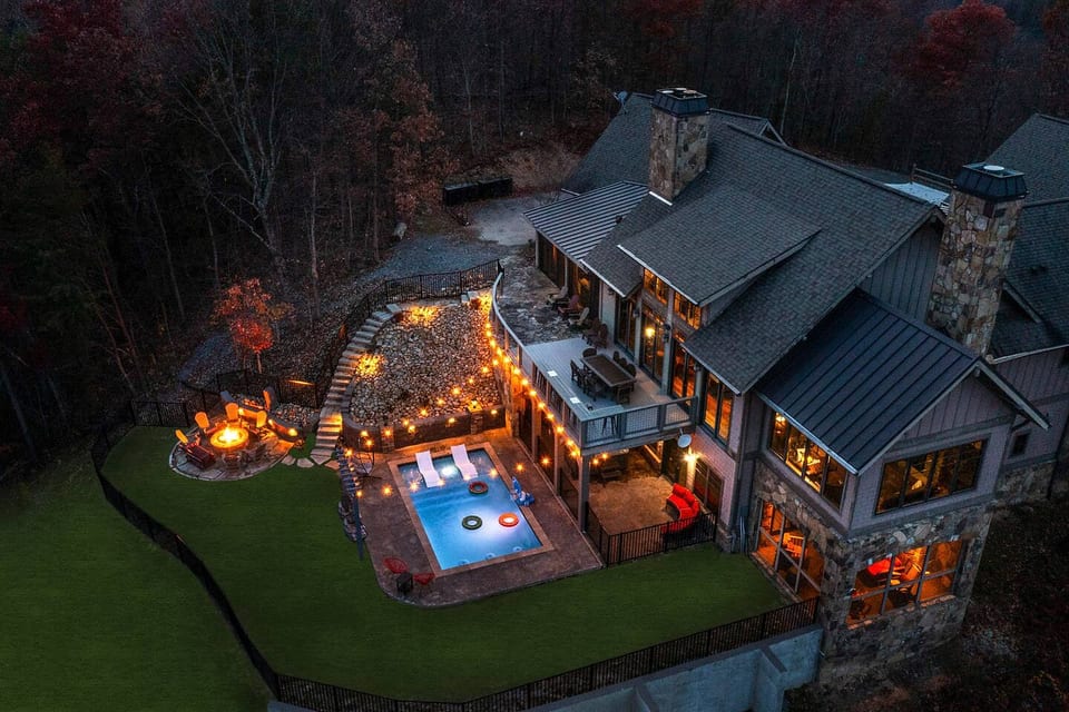 Heated Pool/Hot Tub/Theater/Game/FirePit/Sleeps 34 - Gatlinburg