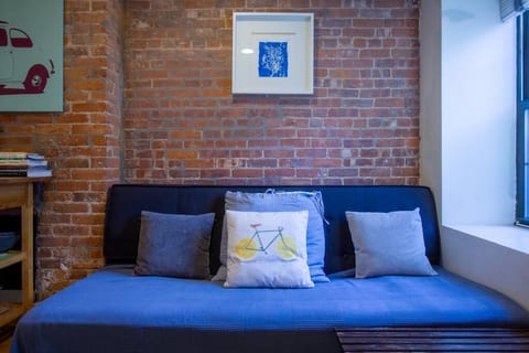 Private Guest Space in Brownstone + Garden