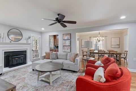 Marietta GEM/ Pet friendly/Theatre Room