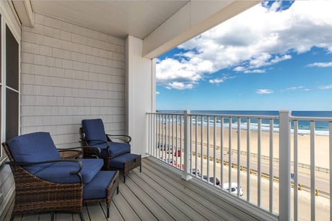 5th Floor Luxury Oceanfront Condo - Epic Views!