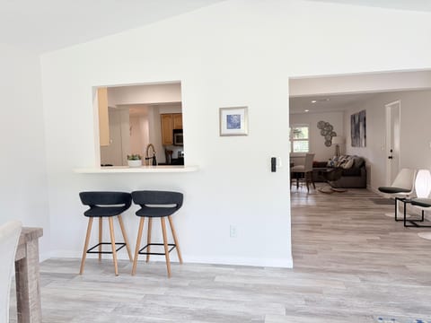 Beachside House with pool, pet friendly