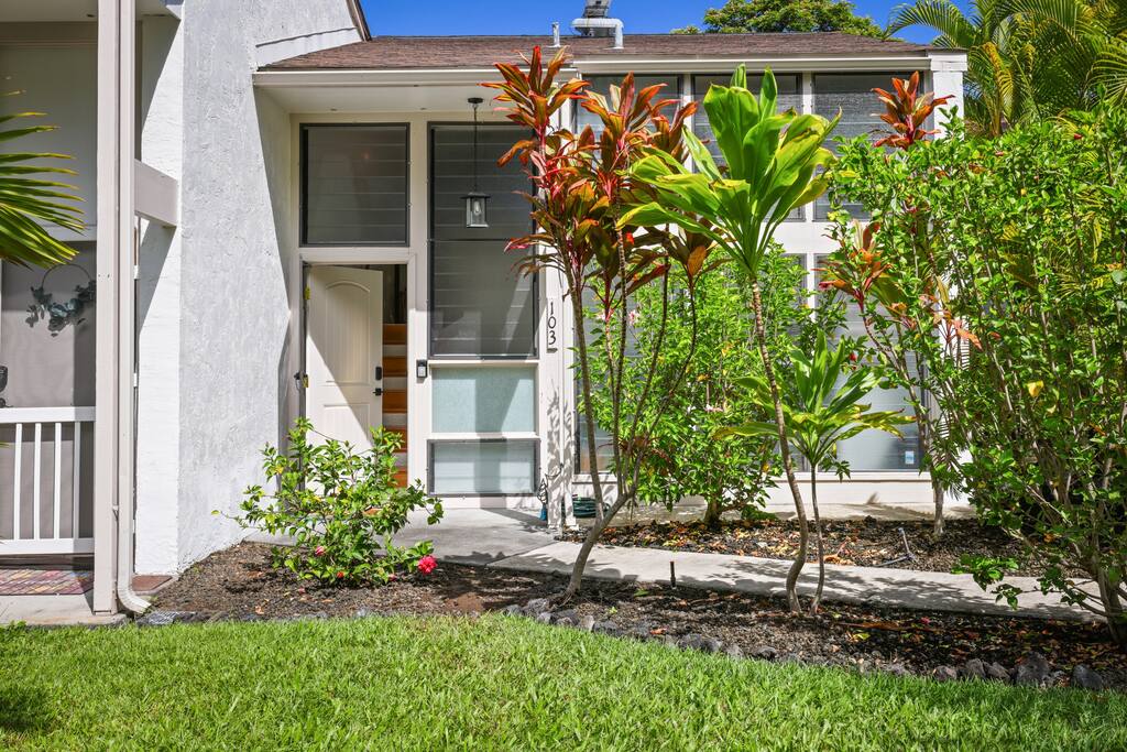 "Perfect stay, clean, very well stocked home."-Caroline, Massachusetts - Oceanview Kona Condo | A/C, 2 Lanais, Near Golf - Kona