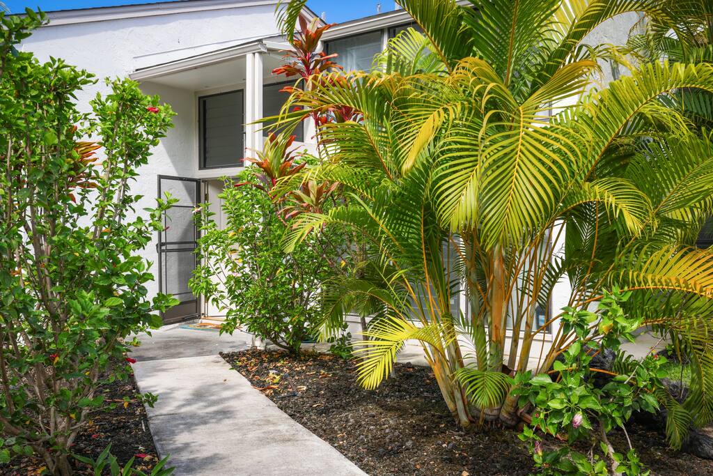 "Incredible place!"- Elizabeth - Oceanview Kona Condo | A/C, 2 Lanais, Near Golf - Kona