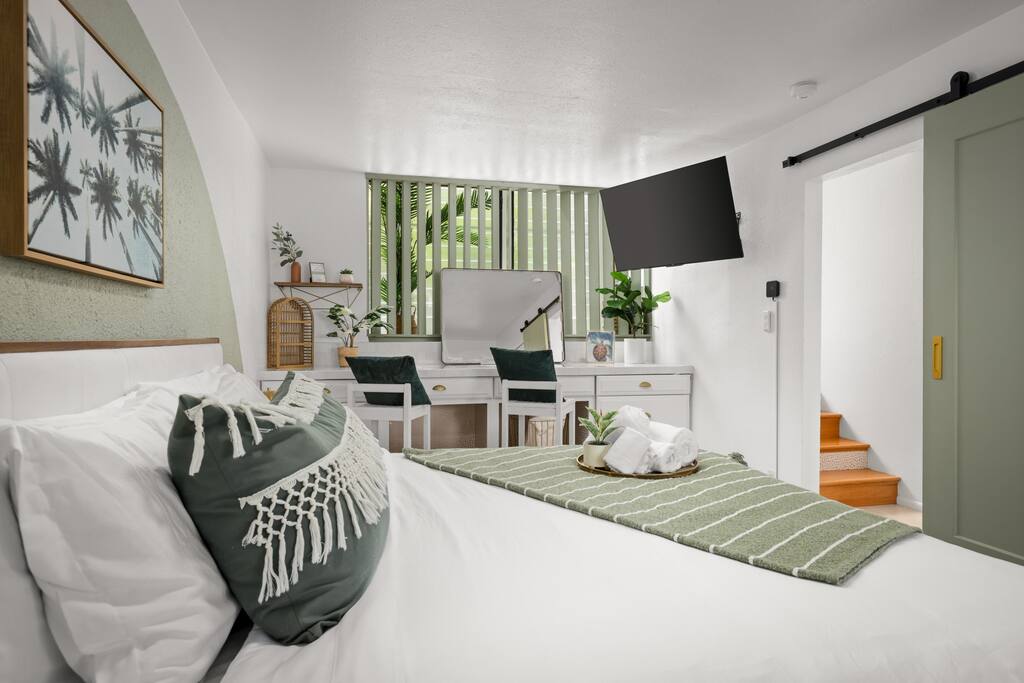 Oceanview Kona Condo | A/C, 2 Lanais, Near Golf - Kona