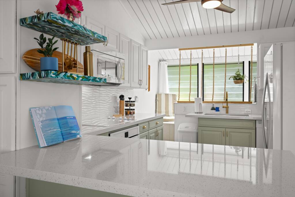 Oceanview Kona Condo | A/C, 2 Lanais, Near Golf