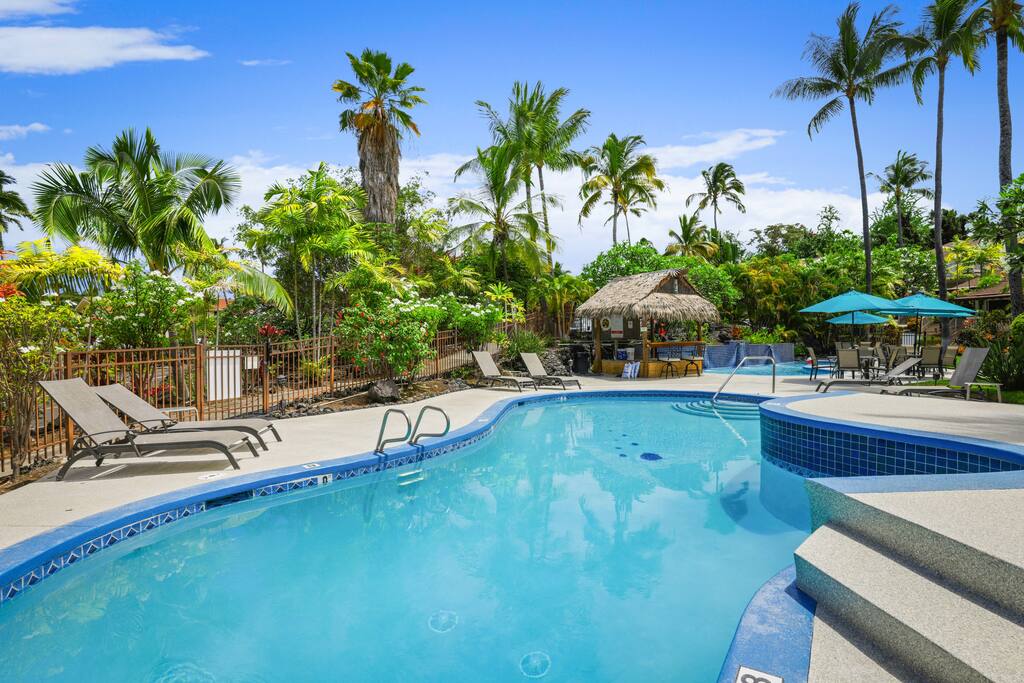 "Pool area was so private and hardly ever had anyone else there."-Kristin - Oceanview Kona Condo | A/C, 2 Lanais, Near Golf - Kona