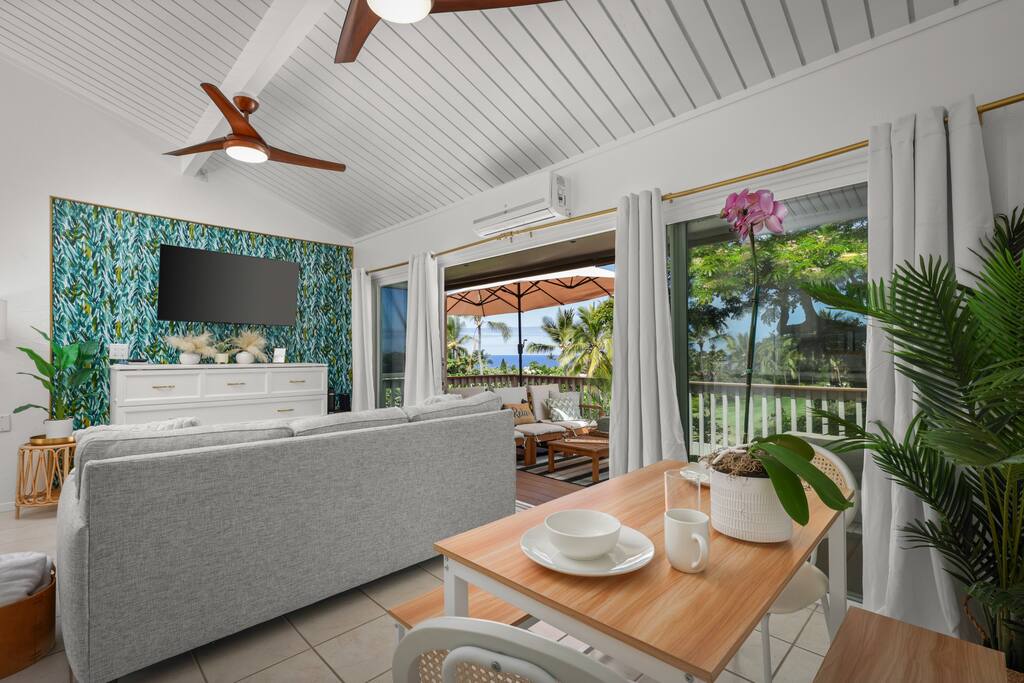 Oceanview Kona Condo | A/C, 2 Lanais, Near Golf