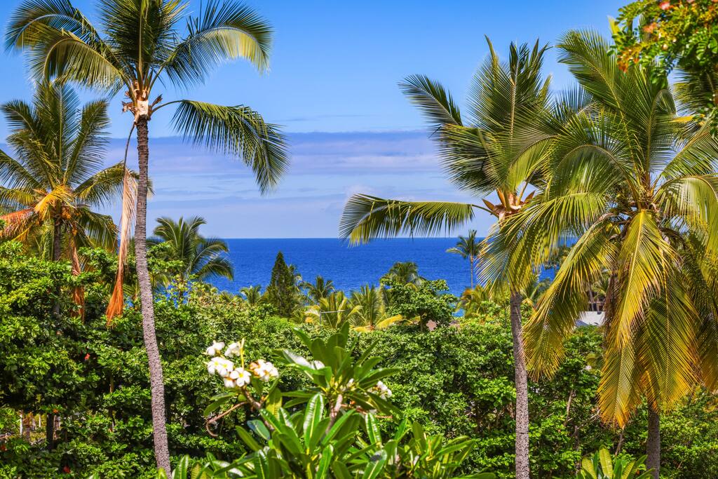 Oceanview Kona Condo | A/C, 2 Lanais, Near Golf