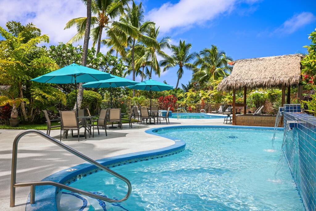 Two Salt water pools to choose from. - Oceanview Kona Condo | A/C, 2 Lanais, Near Golf - Kona