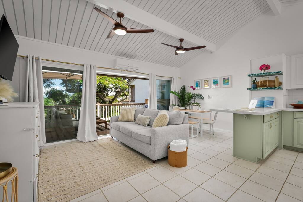 Oceanview Kona Condo | A/C, 2 Lanais, Near Golf