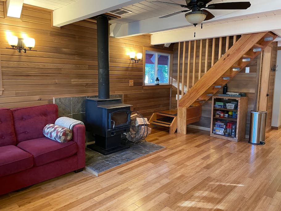 Cabin Vibes w/ Prvt. Spa Steps to Rainier - Ashford