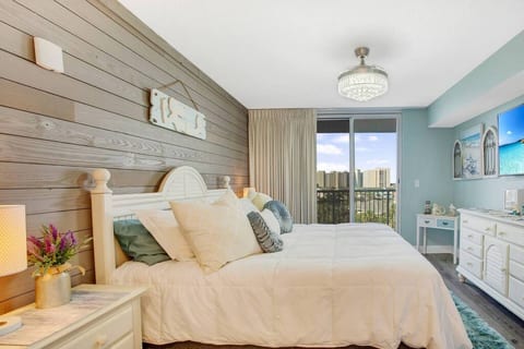 Master Bedroom with Balcony access