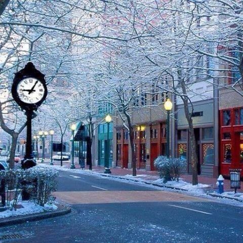 Winter: a quiet snowy Capital Street in Downtown Charleston WV