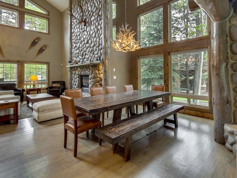 Silver Pine Lodge
