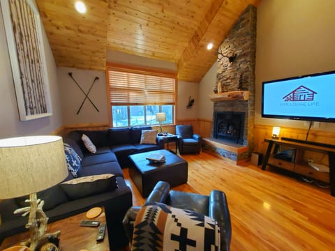 Lodge Great Room - 60" TV