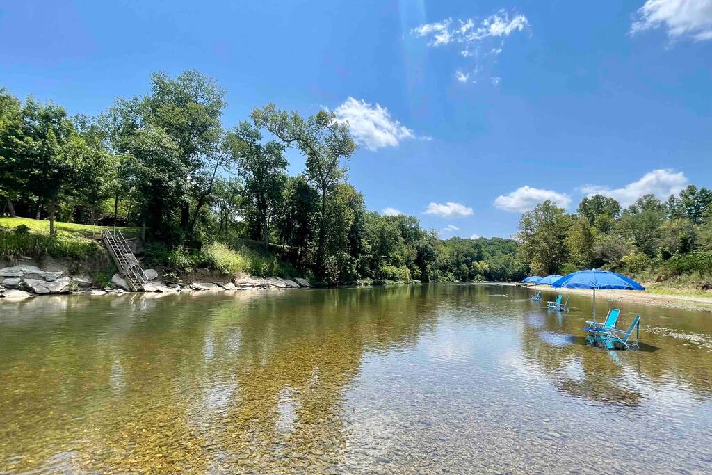 The Patsy at High Bank - Elk River Front Cabin - Noel